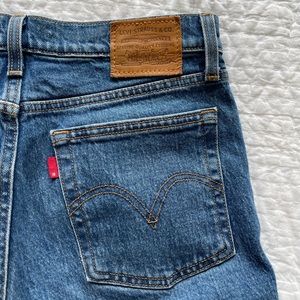 Levi’s Wedgie Straight Jeans